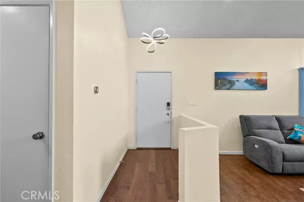 Chatsworth, CA 91311,10059 Hillview Ave