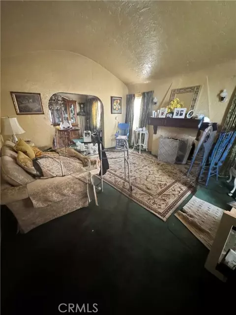 7523 Dalton, Los Angeles, CA 90047