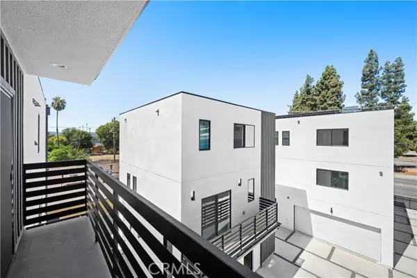 Van Nuys, CA 91405,6704 1/2 Kester AVE