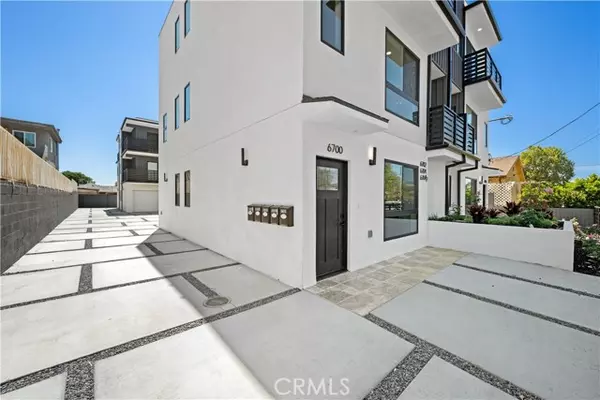 Van Nuys, CA 91405,6704 1/2 Kester AVE