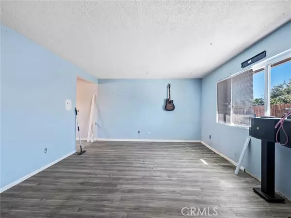 Hesperia, CA 92345,16003 Chestnut ST