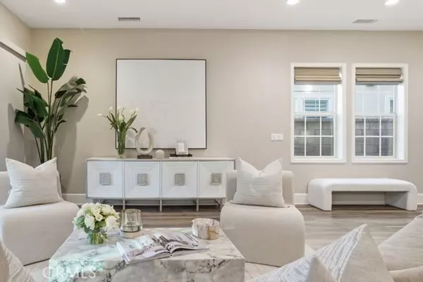 Huntington Beach, CA 92649,17301 Juniper LN