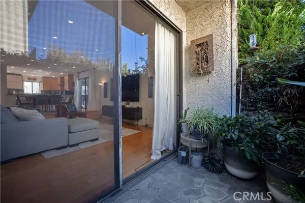 Studio City, CA 91604,4222 Troost AVE 21