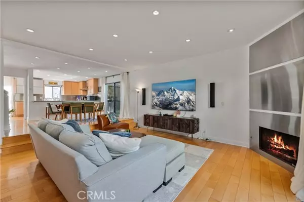 Studio City, CA 91604,4222 Troost AVE 21