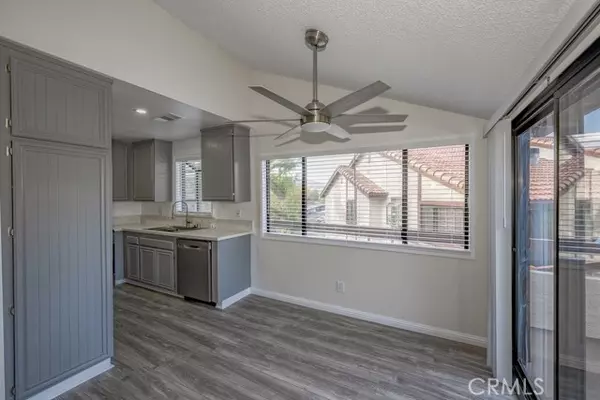 Canyon Country, CA 91387,18033 Sundowner WAY 630