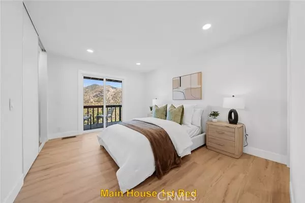 Los Angeles, CA 90068,2838 Lambert