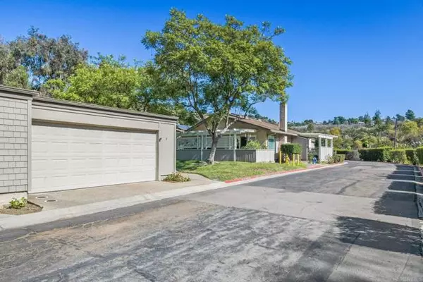 San Diego, CA 92120,5667 Adobe Falls Rd C