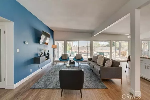 Palm Springs, CA 92262,2922 N Farrell