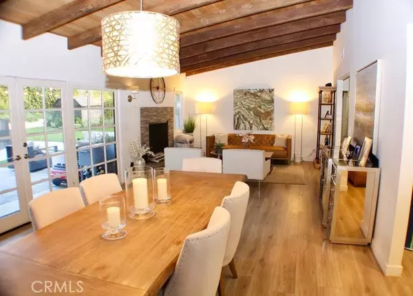 Woodland Hills, CA 91364,4820 Abbeyville