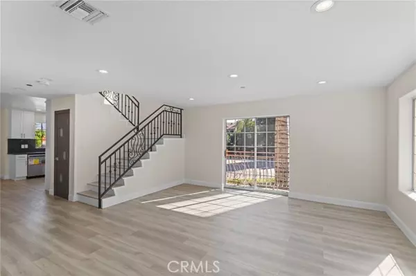 Van Nuys, CA 91411,14957 Victory 101