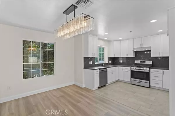 Van Nuys, CA 91411,14957 Victory 101