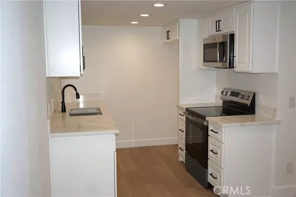 La Habra, CA 90631,875 Las Lomas B