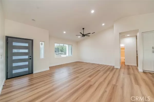 Pinon Hills, CA 92372,1114 Hollister