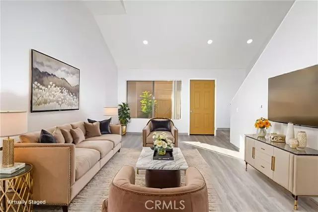 Upland, CA 91786,435 W 9th F5