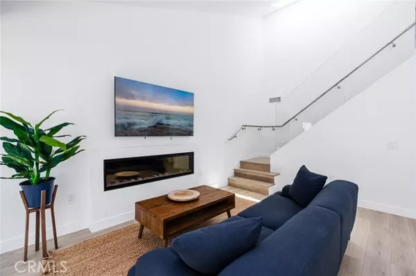 Corona Del Mar, CA 92625,478 Morning Canyon RD