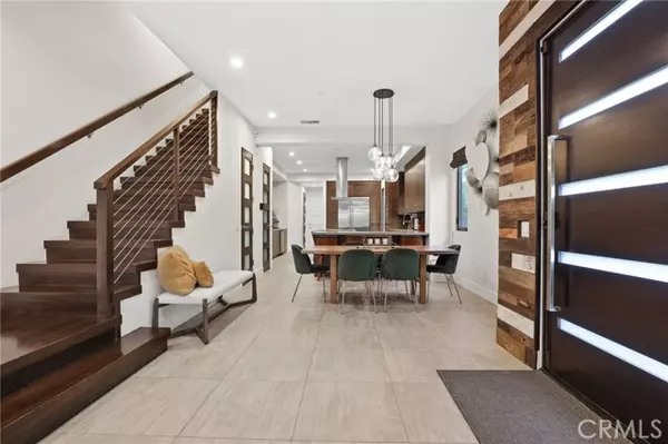 Huntington Beach, CA 92648,402 10th ST