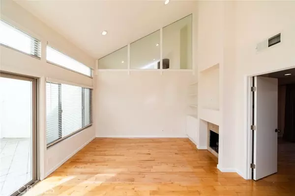 Irvine, CA 92612,13 Morena 26