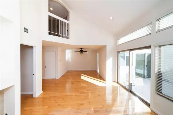 Irvine, CA 92612,13 Morena 26