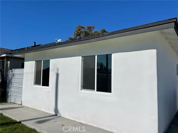Bellflower, CA 90706,10481 1/2 Nava ST