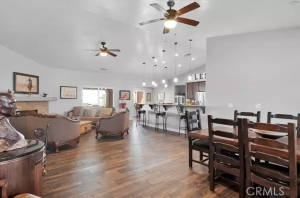 9512 Mesquite ST, Oak Hills, CA 92371