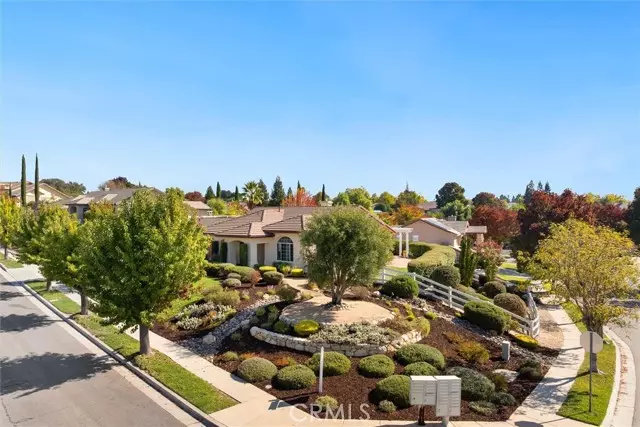1608 Via Flora, Paso Robles, CA 93446