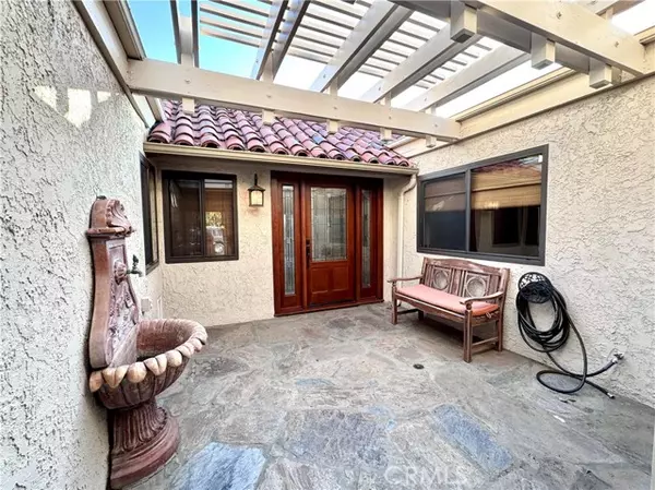 Claremont, CA 91711,874 W Highpoint