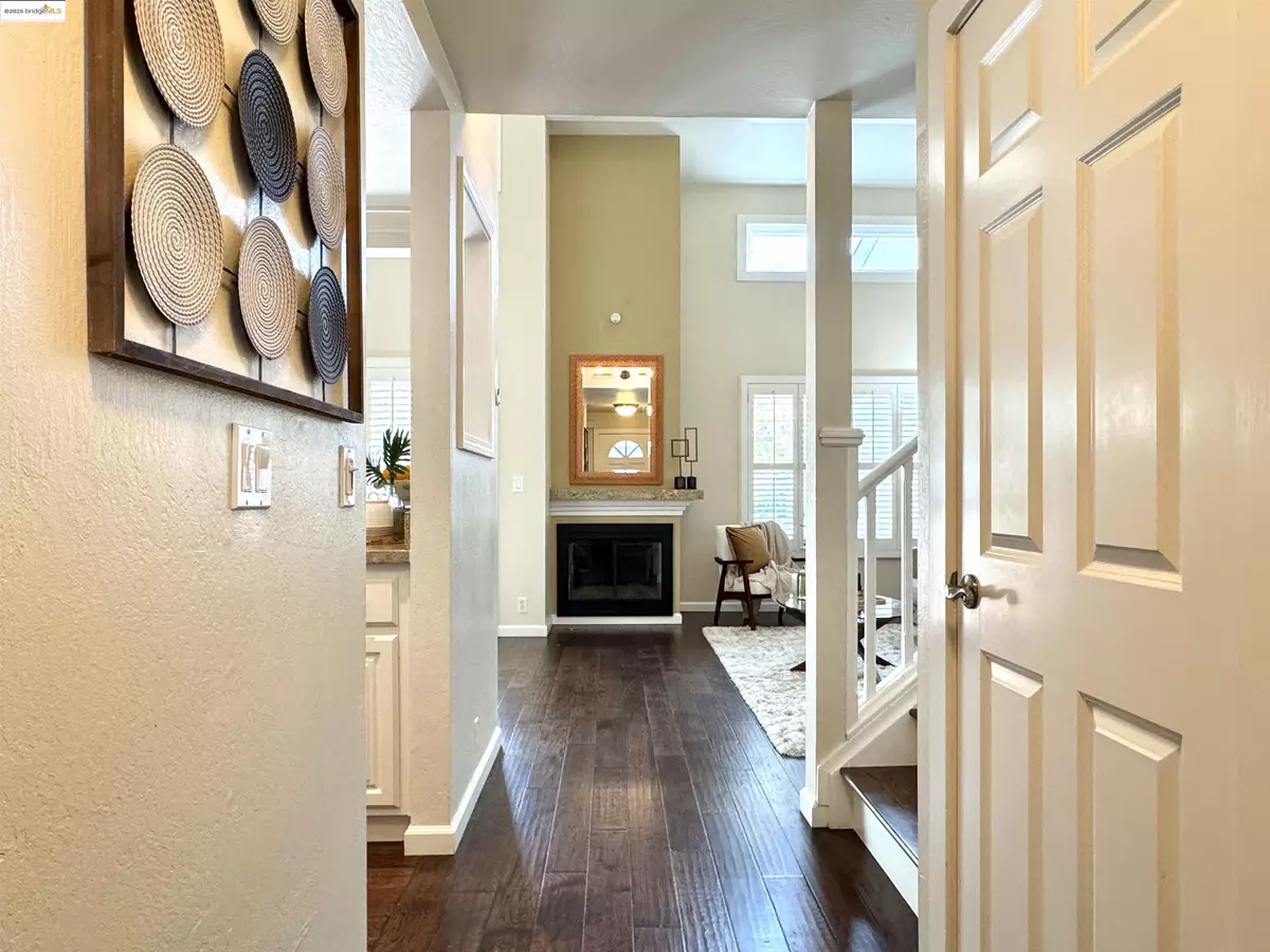 San Mateo, CA 94403,3365 Los Prados St