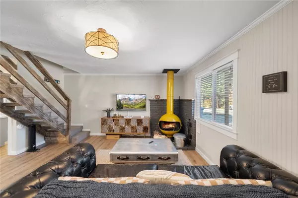 Big Bear Lake, CA 92315,42539 Falcon