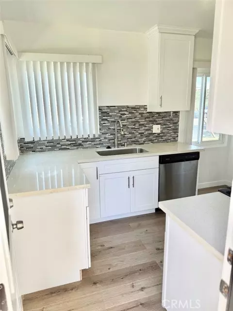 El Segundo, CA 90245,1112 E Imperial AVE