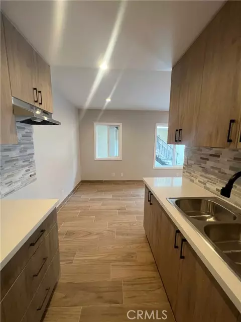 Van Nuys, CA 91405,13425 Vanowen 1