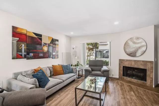 La Jolla, CA 92037,8435 Via Mallorca 92