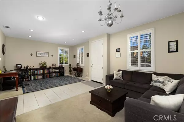 Azusa, CA 91702,653 E Gardenia DR