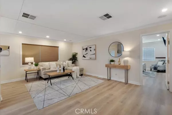 Chatsworth, CA 91311,21001 Plummer 82