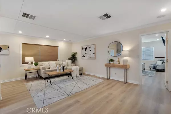 Chatsworth, CA 91311,21001 Plummer 82