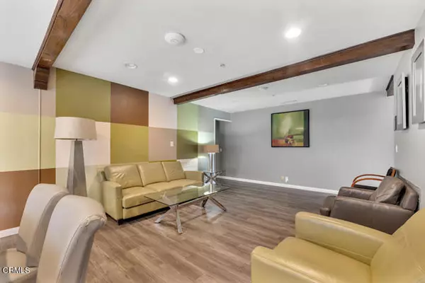 Lake Balboa, CA 91406,15743 Covello ST