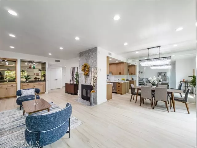 1944 Glendon 209, Los Angeles, CA 90025