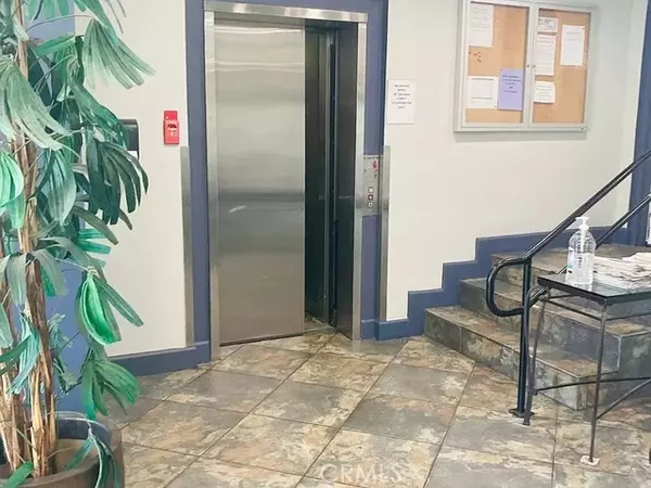 Los Angeles, CA 90024,10982 Roebling AVE 359