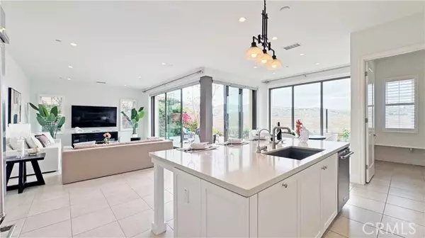 Irvine, CA 92602,236 Oceano