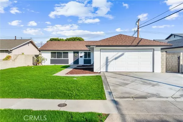 Huntington Beach, CA 92647,15542 Mayflower