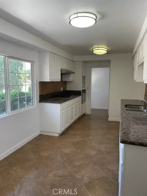 Canoga Park, CA 91304,21806 Bryant ST