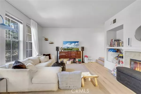 Aliso Viejo, CA 92656,65 Waxwing