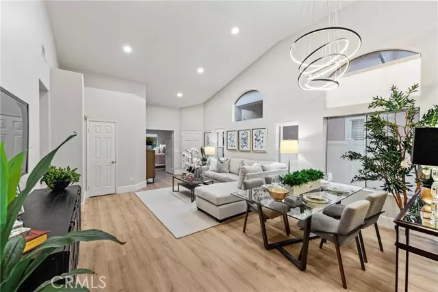 Anaheim Hills, CA 92808,911 S Firefly