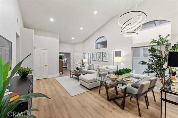 Anaheim Hills, CA 92808,911 S Firefly