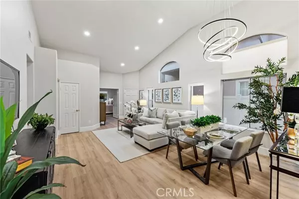 Anaheim Hills, CA 92808,911 S Firefly