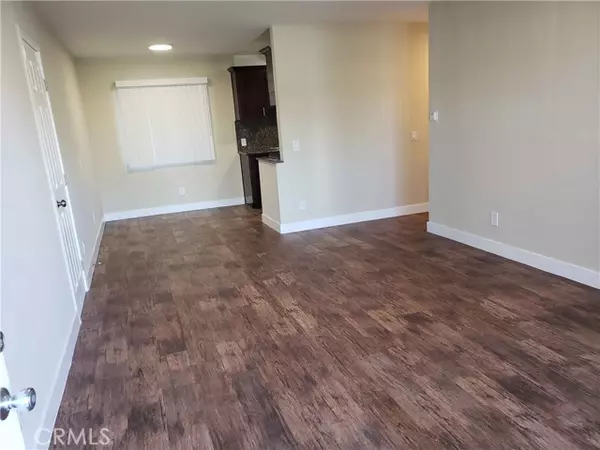 Los Angeles, CA 90062,1307 Roland Curtis 3