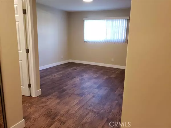 Los Angeles, CA 90062,1307 Roland Curtis 3