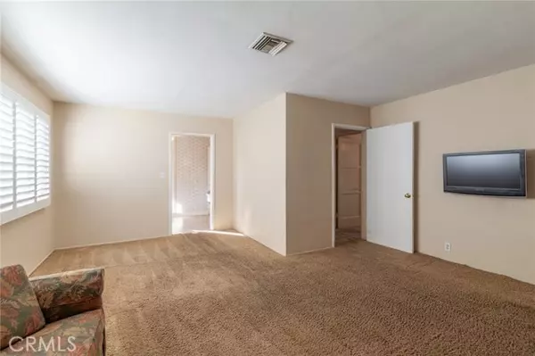 Burbank, CA 91505,2237 N VLY