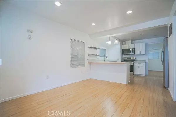 Los Angeles, CA 90038,1202 N Las Palmas AVE