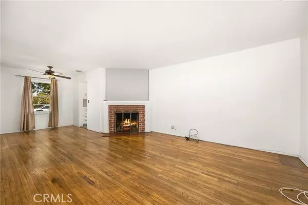 Orange, CA 92868,1006 W Maple AVE