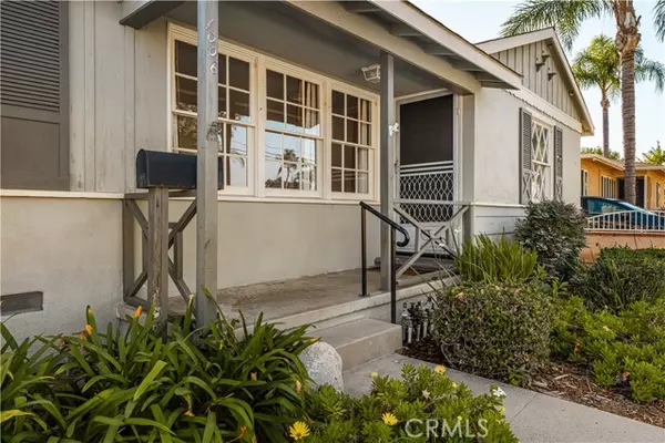 Orange, CA 92868,1006 W Maple AVE